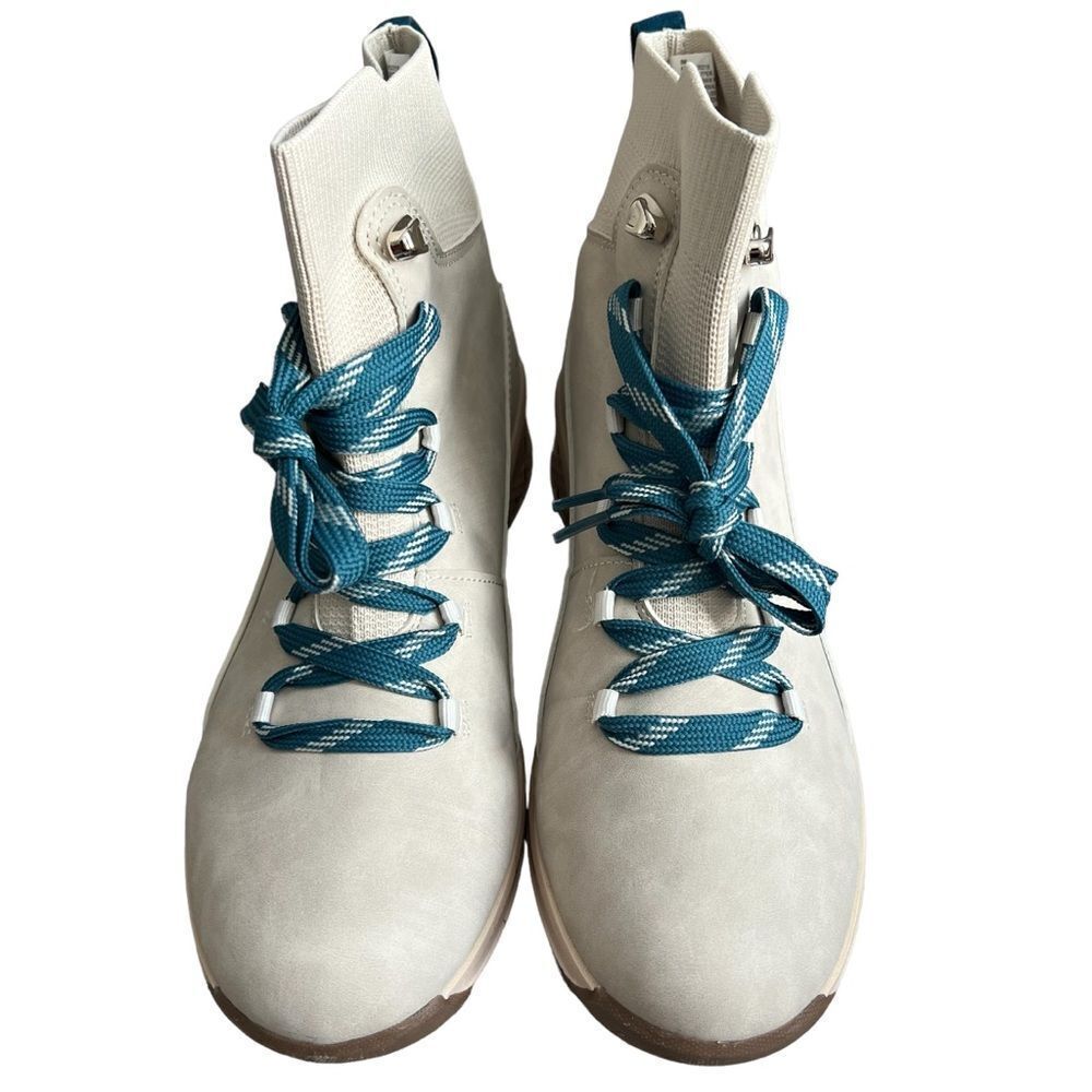 Maurices Addie Hiker Hybrid Boots size 8M Gray Lace Up Low Heel Winter Rain
